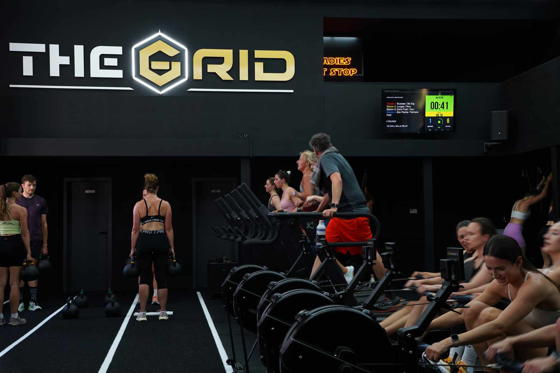 persönliches, individuelles Coaching für die perfekte Haltung beim HYROX Kurs in München